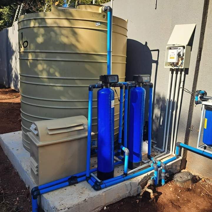High-pressure water output testing from a newly drilled borehole